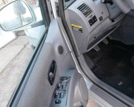 Серый Хендай Матрикс, объемом двигателя 1.6 л и пробегом 192 тыс. км за 3600 $, фото 11 на Automoto.ua