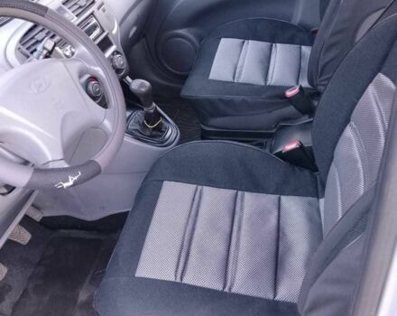 Серый Хендай Матрикс, объемом двигателя 1.6 л и пробегом 192 тыс. км за 3600 $, фото 10 на Automoto.ua