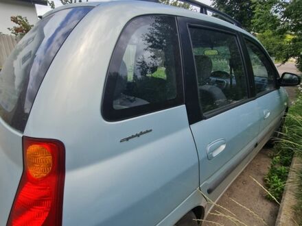 Серый Хендай Матрикс, объемом двигателя 1.49 л и пробегом 200 тыс. км за 3000 $, фото 1 на Automoto.ua