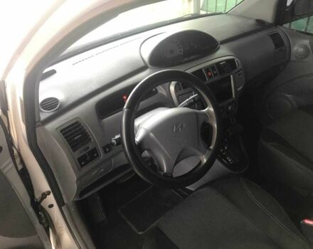 Серый Хендай Матрикс, объемом двигателя 0 л и пробегом 310 тыс. км за 3700 $, фото 1 на Automoto.ua