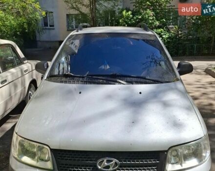 Серый Хендай Матрикс, объемом двигателя 1.8 л и пробегом 300 тыс. км за 3900 $, фото 1 на Automoto.ua