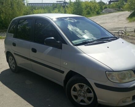 Серый Хендай Матрикс, объемом двигателя 1.6 л и пробегом 275 тыс. км за 4499 $, фото 1 на Automoto.ua