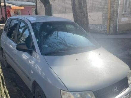 Серый Хендай Матрикс, объемом двигателя 1.6 л и пробегом 269 тыс. км за 3100 $, фото 1 на Automoto.ua