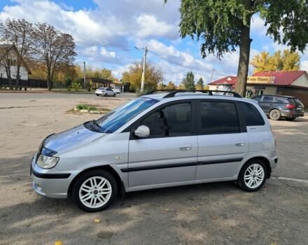 Серый Хендай Матрикс, объемом двигателя 1.8 л и пробегом 250 тыс. км за 3600 $, фото 1 на Automoto.ua