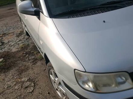 Серый Хендай Матрикс, объемом двигателя 1.6 л и пробегом 182 тыс. км за 3500 $, фото 1 на Automoto.ua