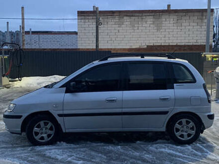 Серый Хендай Матрикс, объемом двигателя 1.6 л и пробегом 272 тыс. км за 4200 $, фото 1 на Automoto.ua