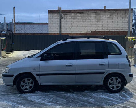 Сірий Хендай Матрікс, об'ємом двигуна 1.6 л та пробігом 272 тис. км за 4200 $, фото 1 на Automoto.ua