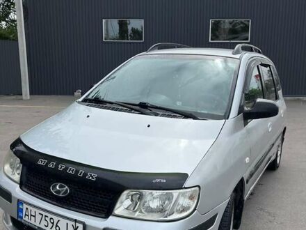 Серый Хендай Матрикс, объемом двигателя 1.6 л и пробегом 214 тыс. км за 4000 $, фото 1 на Automoto.ua