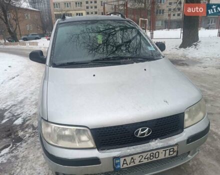 Серый Хендай Матрикс, объемом двигателя 1.6 л и пробегом 400 тыс. км за 2500 $, фото 1 на Automoto.ua