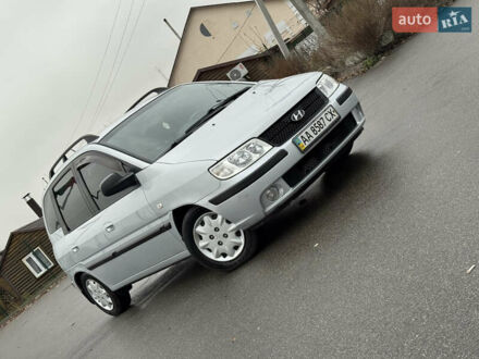 Серый Хендай Матрикс, объемом двигателя 1.6 л и пробегом 147 тыс. км за 4800 $, фото 1 на Automoto.ua