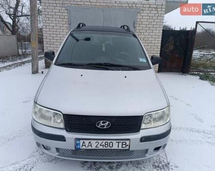 Серый Хендай Матрикс, объемом двигателя 1.6 л и пробегом 400 тыс. км за 2900 $, фото 1 на Automoto.ua