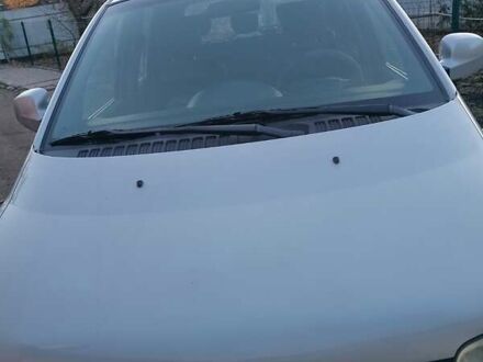 Сірий Хендай Матрікс, об'ємом двигуна 1.6 л та пробігом 182 тис. км за 3600 $, фото 1 на Automoto.ua