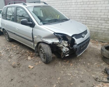 Серый Хендай Матрикс, объемом двигателя 1.6 л и пробегом 205 тыс. км за 2200 $, фото 1 на Automoto.ua