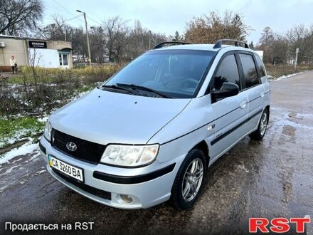 Сірий Хендай Матрікс, об'ємом двигуна 1.6 л та пробігом 217 тис. км за 2850 $, фото 1 на Automoto.ua