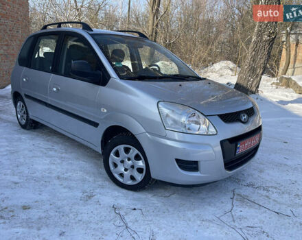 Серый Хендай Матрикс, объемом двигателя 1.6 л и пробегом 210 тыс. км за 5999 $, фото 1 на Automoto.ua