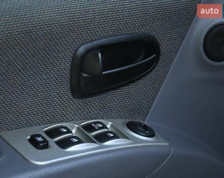 Синій Хендай Матрікс, об'ємом двигуна 1.6 л та пробігом 139 тис. км за 4500 $, фото 13 на Automoto.ua