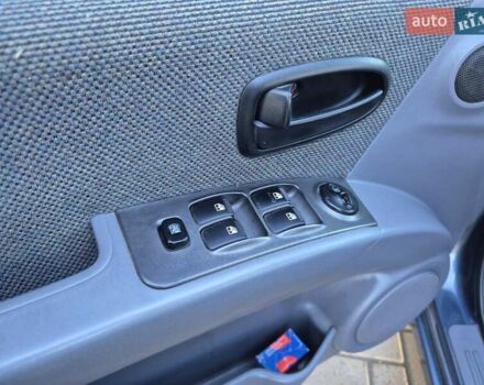 Синий Хендай Матрикс, объемом двигателя 1.5 л и пробегом 261 тыс. км за 4750 $, фото 16 на Automoto.ua