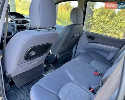 Синий Хендай Матрикс, объемом двигателя 1.6 л и пробегом 181 тыс. км за 2650 $, фото 17 на Automoto.ua