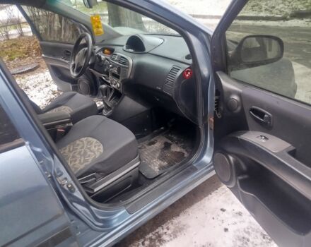 Синій Хендай Матрікс, об'ємом двигуна 2 л та пробігом 250 тис. км за 1866 $, фото 4 на Automoto.ua