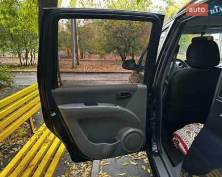 Синий Хендай Матрикс, объемом двигателя 1.6 л и пробегом 113 тыс. км за 4800 $, фото 12 на Automoto.ua