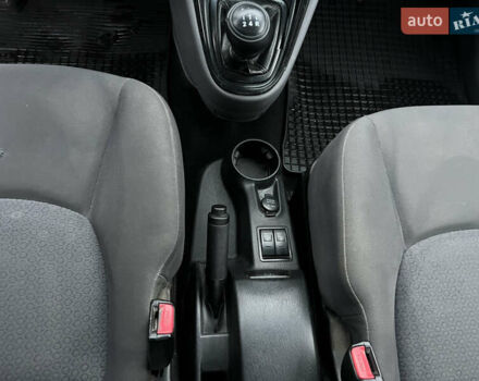 Синій Хендай Матрікс, об'ємом двигуна 1.6 л та пробігом 229 тис. км за 2350 $, фото 10 на Automoto.ua