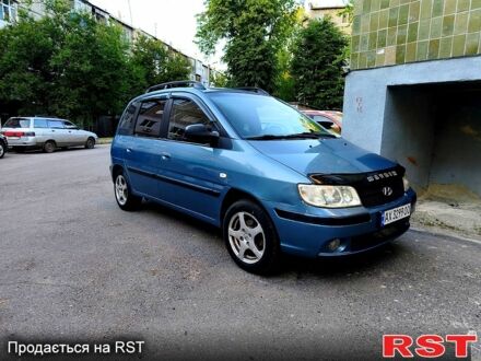 Синий Хендай Матрикс, объемом двигателя 1.6 л и пробегом 255 тыс. км за 4400 $, фото 1 на Automoto.ua