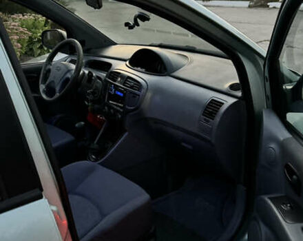 Зеленый Хендай Матрикс, объемом двигателя 1.6 л и пробегом 303 тыс. км за 3250 $, фото 9 на Automoto.ua