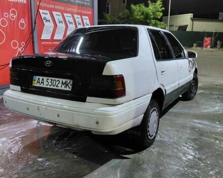 Белый Хендай Пони, объемом двигателя 1.5 л и пробегом 100 тыс. км за 750 $, фото 1 на Automoto.ua