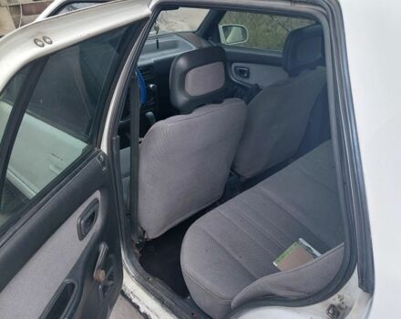 Белый Хендай Пони, объемом двигателя 1.5 л и пробегом 100 тыс. км за 750 $, фото 4 на Automoto.ua