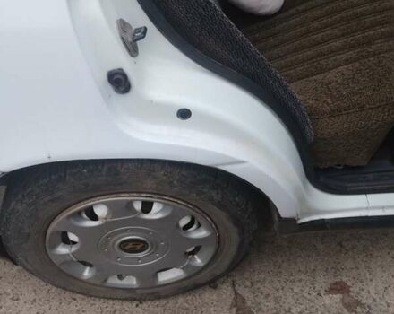 Белый Хендай Пони, объемом двигателя 1.5 л и пробегом 300 тыс. км за 1776 $, фото 4 на Automoto.ua