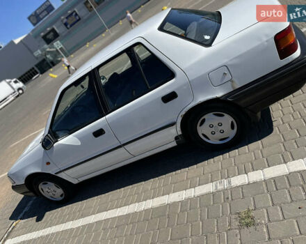 Белый Хендай Пони, объемом двигателя 1.5 л и пробегом 222 тыс. км за 1799 $, фото 8 на Automoto.ua