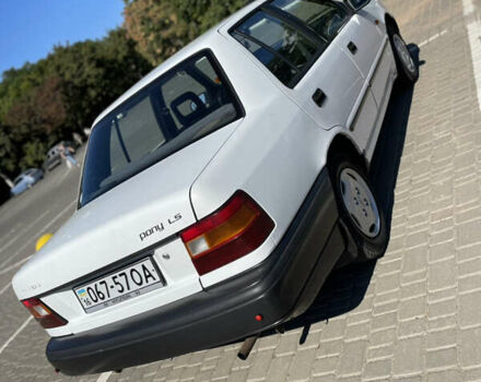 Белый Хендай Пони, объемом двигателя 1.5 л и пробегом 222 тыс. км за 1799 $, фото 4 на Automoto.ua