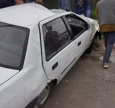 Білий Хендай Поні, об'ємом двигуна 1.5 л та пробігом 100 тис. км за 300 $, фото 1 на Automoto.ua