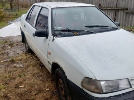 Білий Хендай Поні, об'ємом двигуна 1.5 л та пробігом 380 тис. км за 1185 $, фото 1 на Automoto.ua