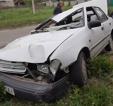 Білий Хендай Поні, об'ємом двигуна 1.5 л та пробігом 100 тис. км за 300 $, фото 1 на Automoto.ua