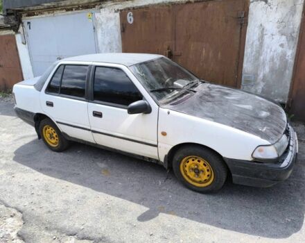 Белый Хендай Пони, объемом двигателя 1.5 л и пробегом 300 тыс. км за 615 $, фото 1 на Automoto.ua