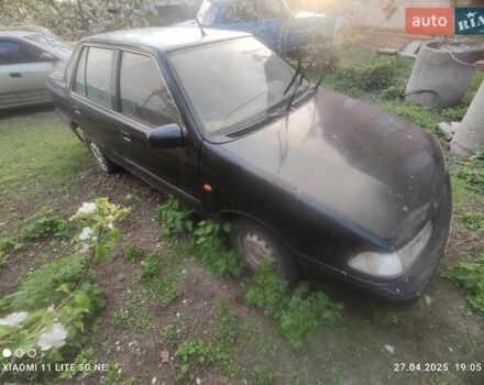 Черный Хендай Пони, объемом двигателя 1.5 л и пробегом 290 тыс. км за 270 $, фото 1 на Automoto.ua