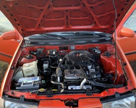 Красный Хендай Пони, объемом двигателя 1.5 л и пробегом 367 тыс. км за 1050 $, фото 5 на Automoto.ua