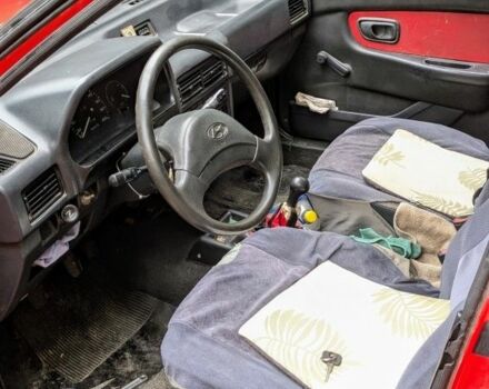 Красный Хендай Пони, объемом двигателя 1.3 л и пробегом 339 тыс. км за 800 $, фото 5 на Automoto.ua