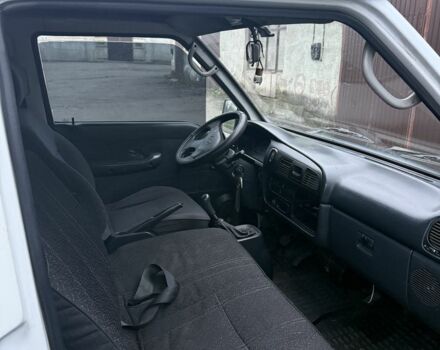 Белый Хендай Портер, объемом двигателя 2.5 л и пробегом 330 тыс. км за 1500 $, фото 6 на Automoto.ua