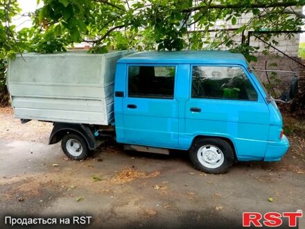 Синий Хендай Портер, объемом двигателя 2.4 л и пробегом 300 тыс. км за 3000 $, фото 1 на Automoto.ua