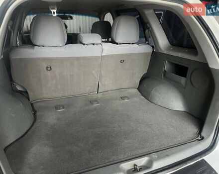 Білий Хендай Санта Фе, об'ємом двигуна 1.99 л та пробігом 280 тис. км за 5700 $, фото 19 на Automoto.ua