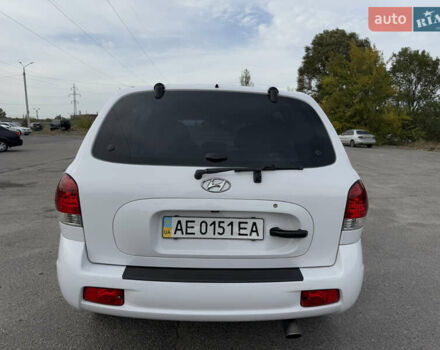 Белый Хендай Санта Фе, объемом двигателя 2 л и пробегом 323 тыс. км за 8000 $, фото 1 на Automoto.ua