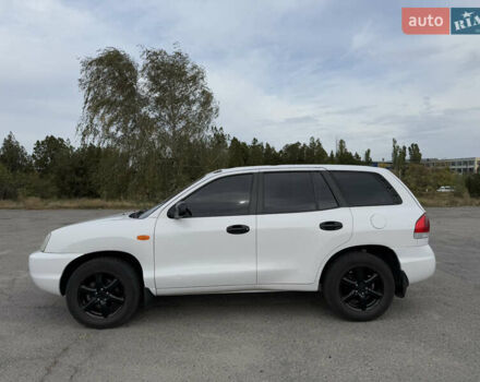 Белый Хендай Санта Фе, объемом двигателя 2 л и пробегом 323 тыс. км за 8000 $, фото 3 на Automoto.ua