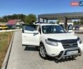 Белый Хендай Санта Фе, объемом двигателя 2.19 л и пробегом 338 тыс. км за 9800 $, фото 3 на Automoto.ua