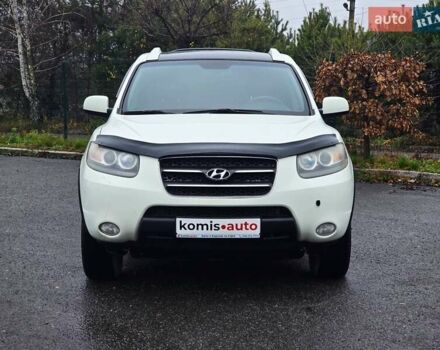 Белый Хендай Санта Фе, объемом двигателя 2.19 л и пробегом 269 тыс. км за 8999 $, фото 2 на Automoto.ua