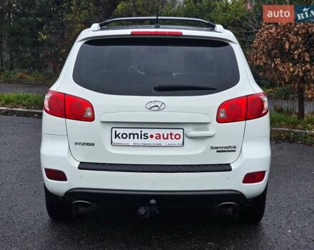 Белый Хендай Санта Фе, объемом двигателя 2.19 л и пробегом 269 тыс. км за 8999 $, фото 6 на Automoto.ua