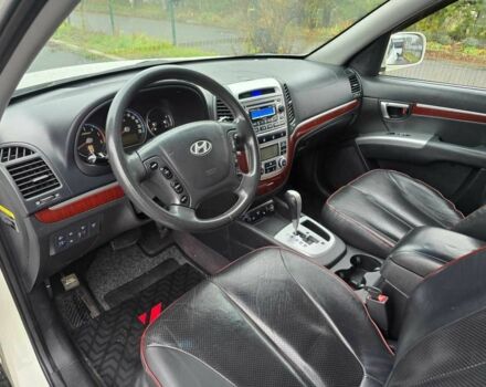 Белый Хендай Санта Фе, объемом двигателя 2.19 л и пробегом 269 тыс. км за 8999 $, фото 6 на Automoto.ua