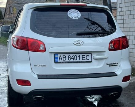 Белый Хендай Санта Фе, объемом двигателя 2.7 л и пробегом 176 тыс. км за 10100 $, фото 3 на Automoto.ua