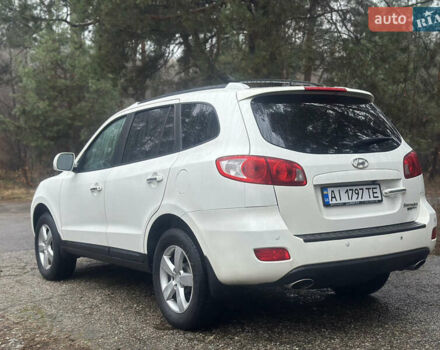 Белый Хендай Санта Фе, объемом двигателя 2.66 л и пробегом 140 тыс. км за 8700 $, фото 5 на Automoto.ua